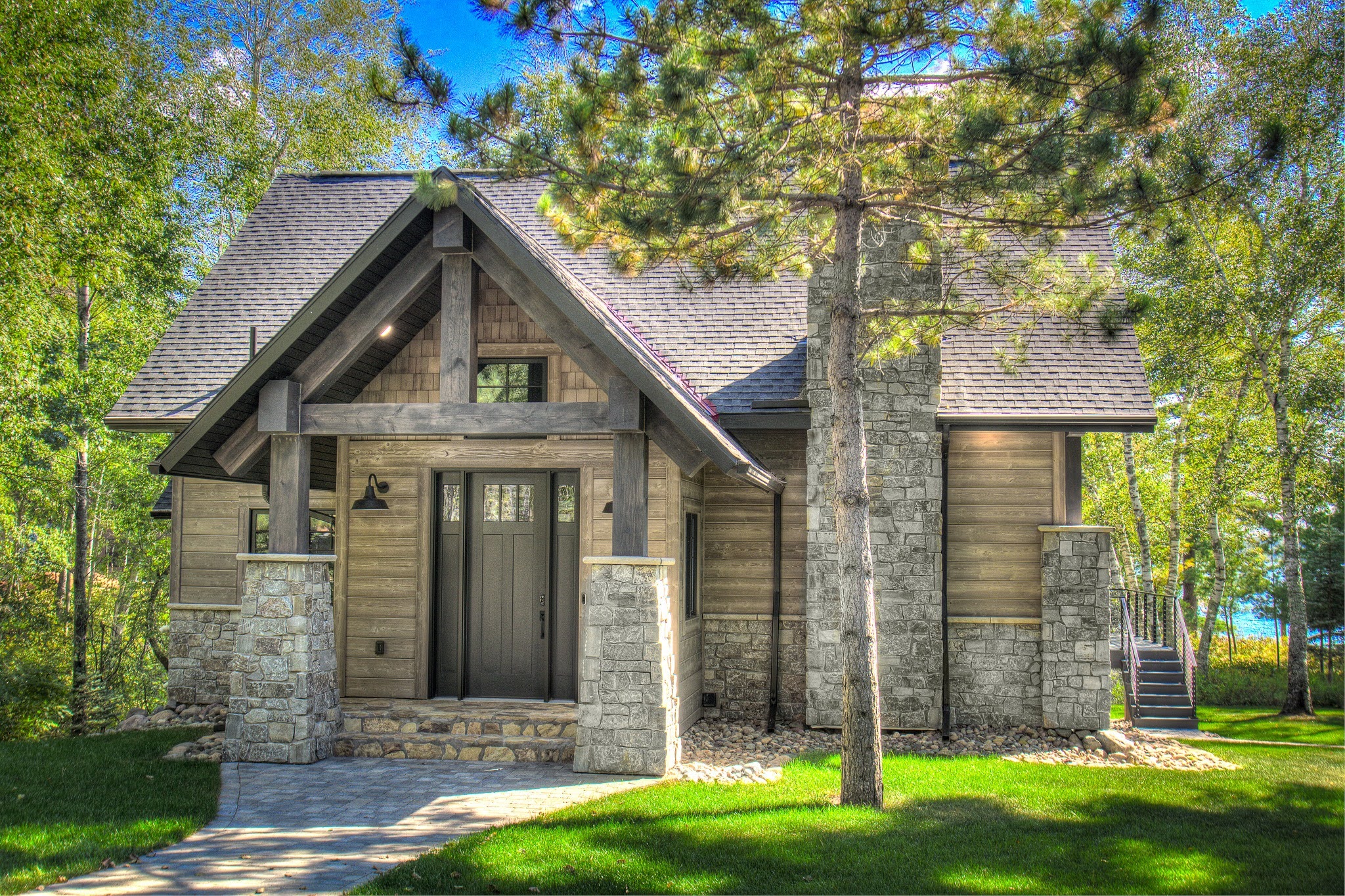 Horseshoe Lake home by Dotty Brothers Construction